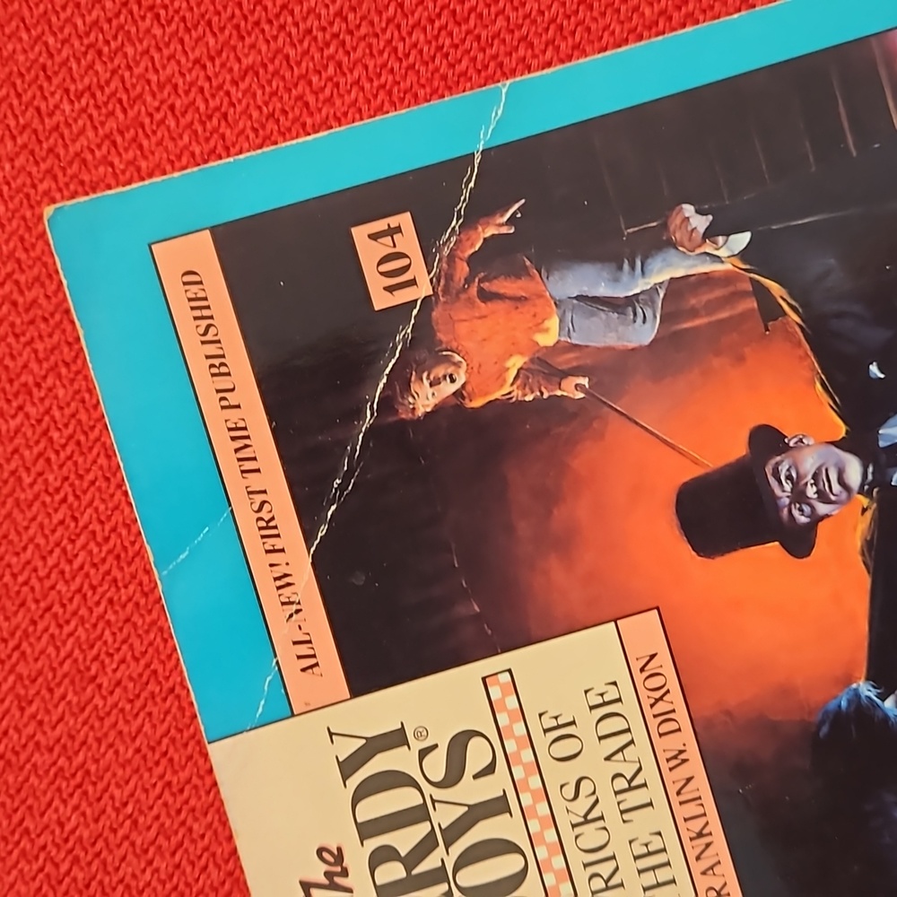 Hardy Boys paperbacks 4 books vintage @1990 volumes 101 102, 103, and 104 New - Picture 2 of 7